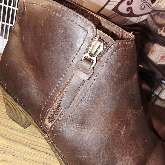 DANSKO MAX 10.5/11 Brown Distressed Leather Side Zip Comfort Heel Ankle Boots - Picture 3 of 12